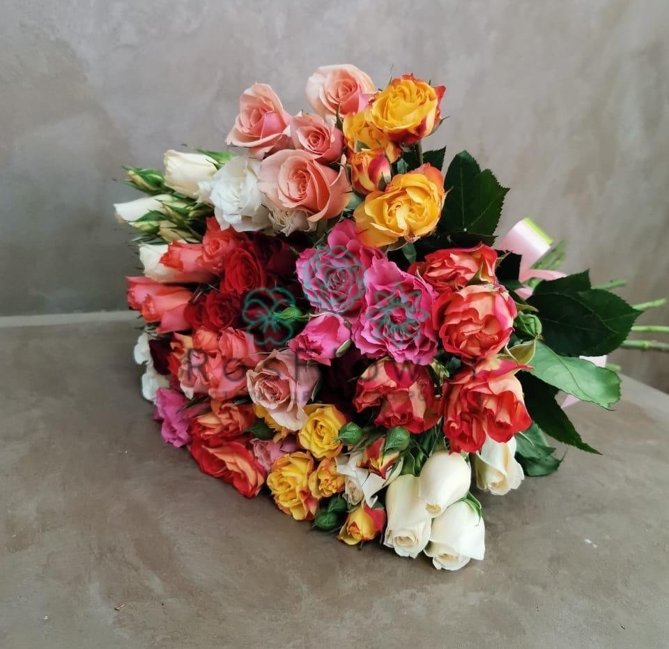 Букет цветов из: Розы в Выборге