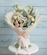 Букет цветов из:  Розы и Лизиантусы в Выборге