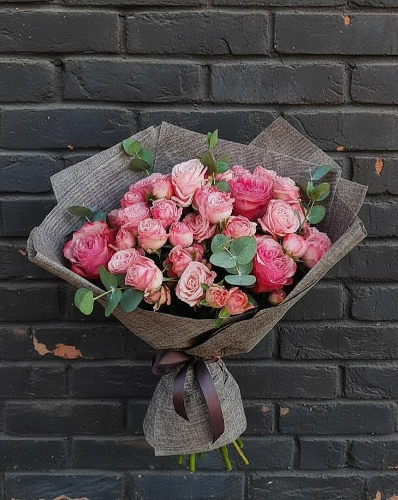 Букет цветов из: Розы в Выборге