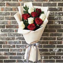 Букет цветов из:  Розы в Выборге