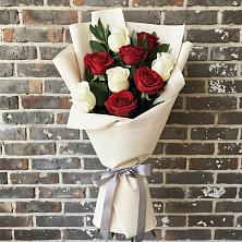 Букет цветов из:  Розы в Выборге