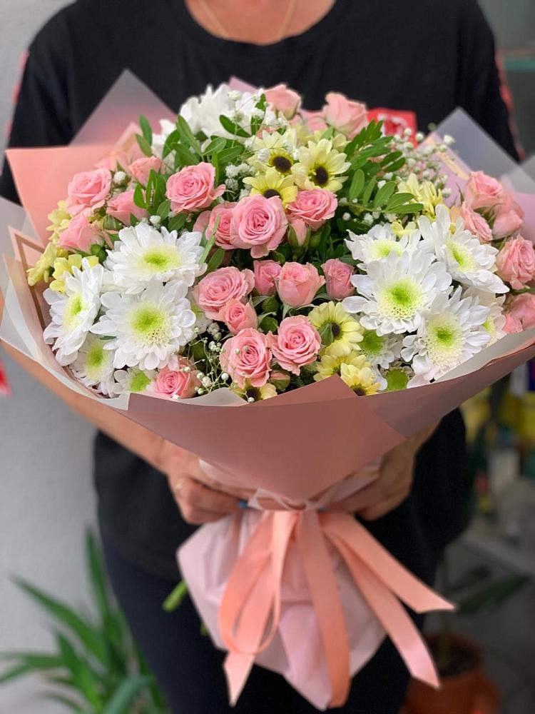 Букет цветов из: Розы и Хризантемы в Выборге