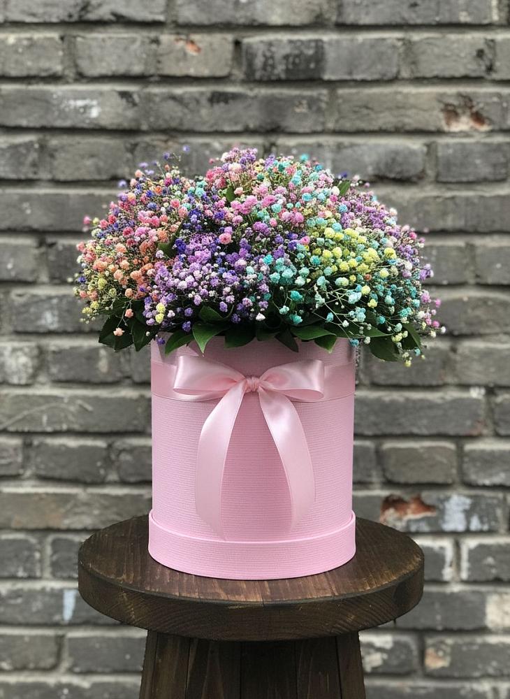 Цветочная композиция из Гипсофила и Розы в шляпной коробке в Выборге