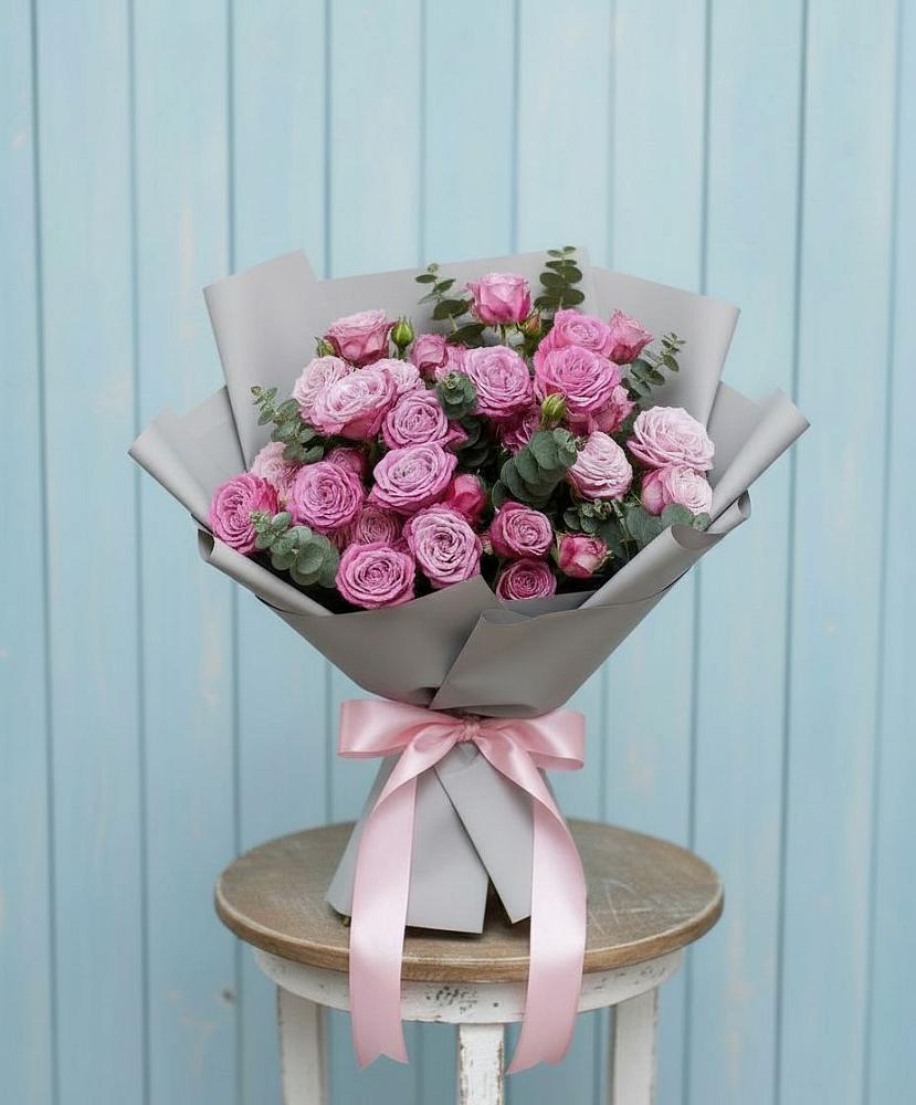 Букет цветов из: Розы в Выборге