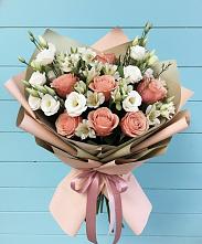 Букет цветов из:  Розы, Альстромерии и Лизиантусы в Выборге