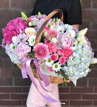 Цветочная композиция из Розы, Хризантемы, Пионы и Лизиантусы в корзине #REPLACE_PRED# Выборге