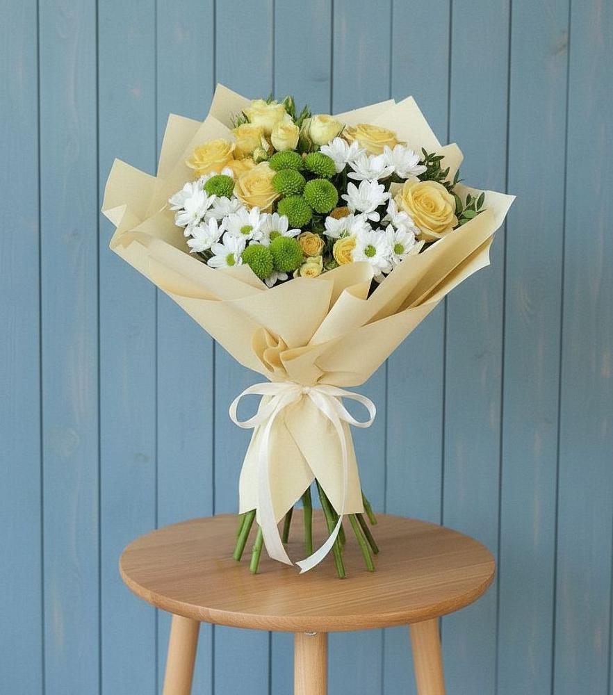 Букет цветов из: Хризантемы и Розы в Выборге