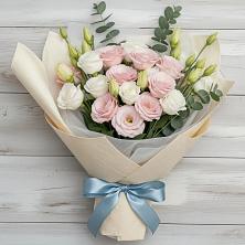 Букет цветов из:  Лизиантусы в Выборге