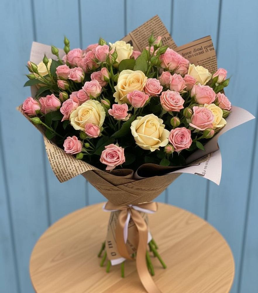 Букет цветов из: Розы в Выборге