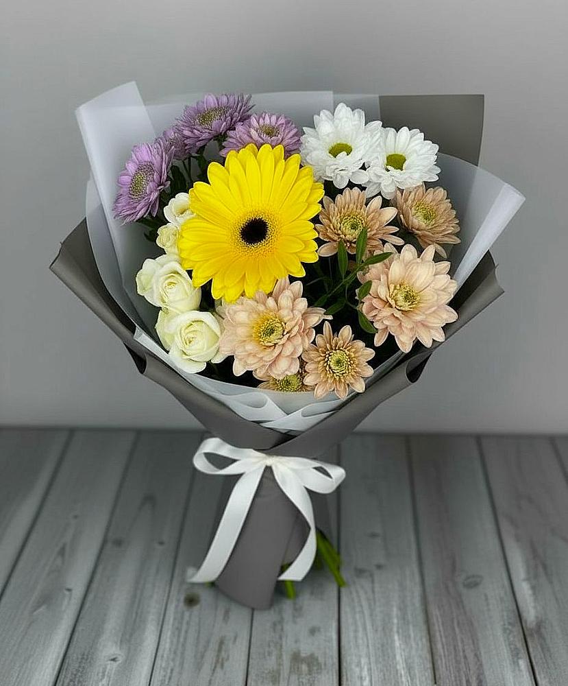 Букет цветов из: Розы, Герберы и Хризантемы в Выборге