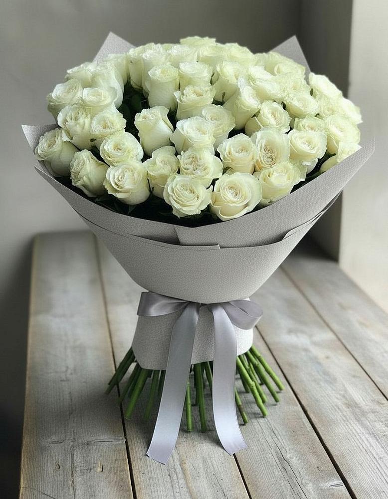 Букет 35 Белых роз в Выборге