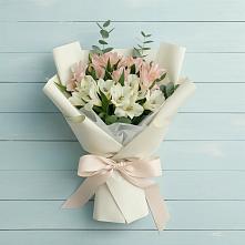 Букет цветов из:  Альстромерии в Выборге