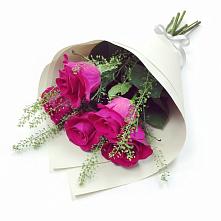 Букет цветов из:  Розы в Выборге