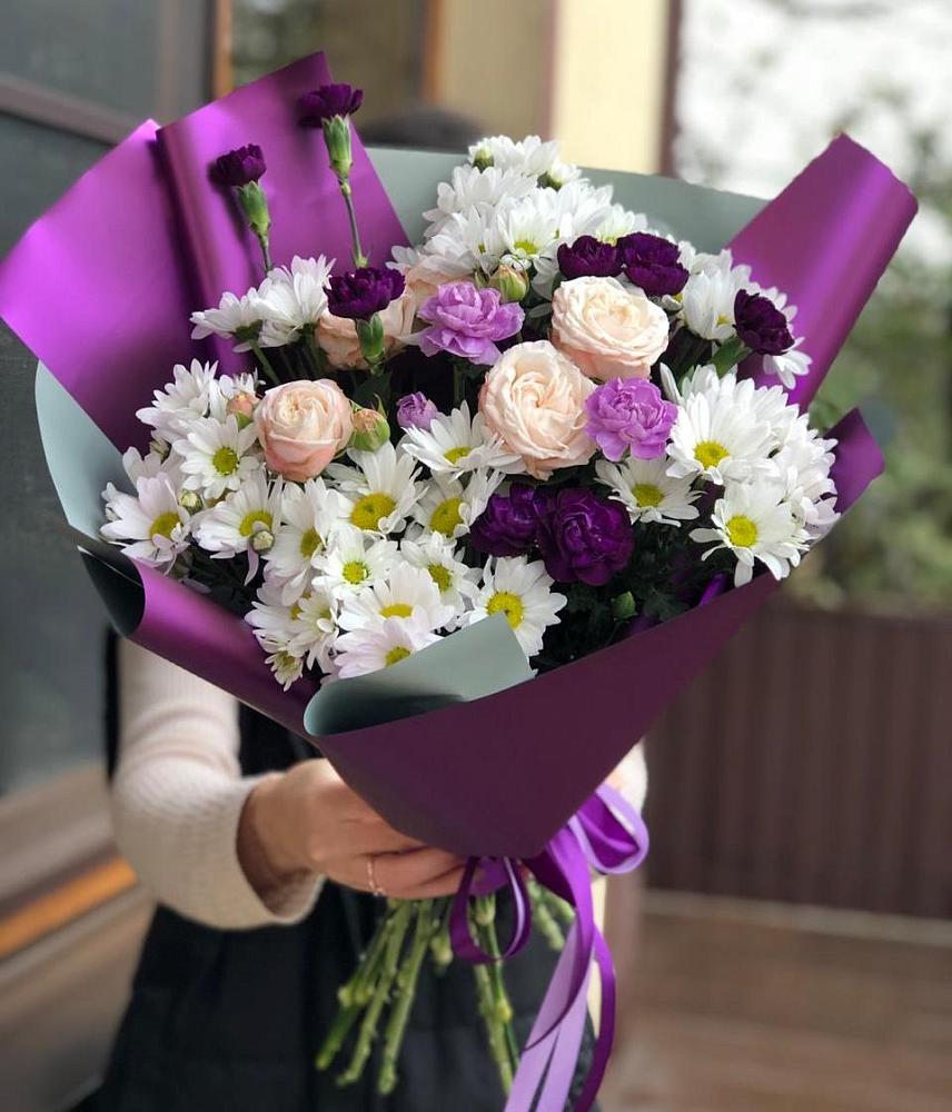 Букет цветов из: Хризантемы, Гвоздики и Розы в Выборге