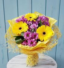 Букет цветов из:  Хризантемы и Герберы в Выборге