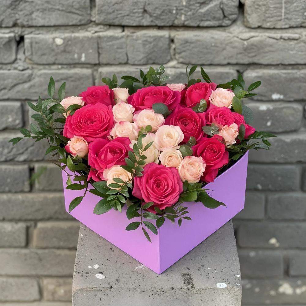 Цветочная композиция из Розы в коробке в Выборге