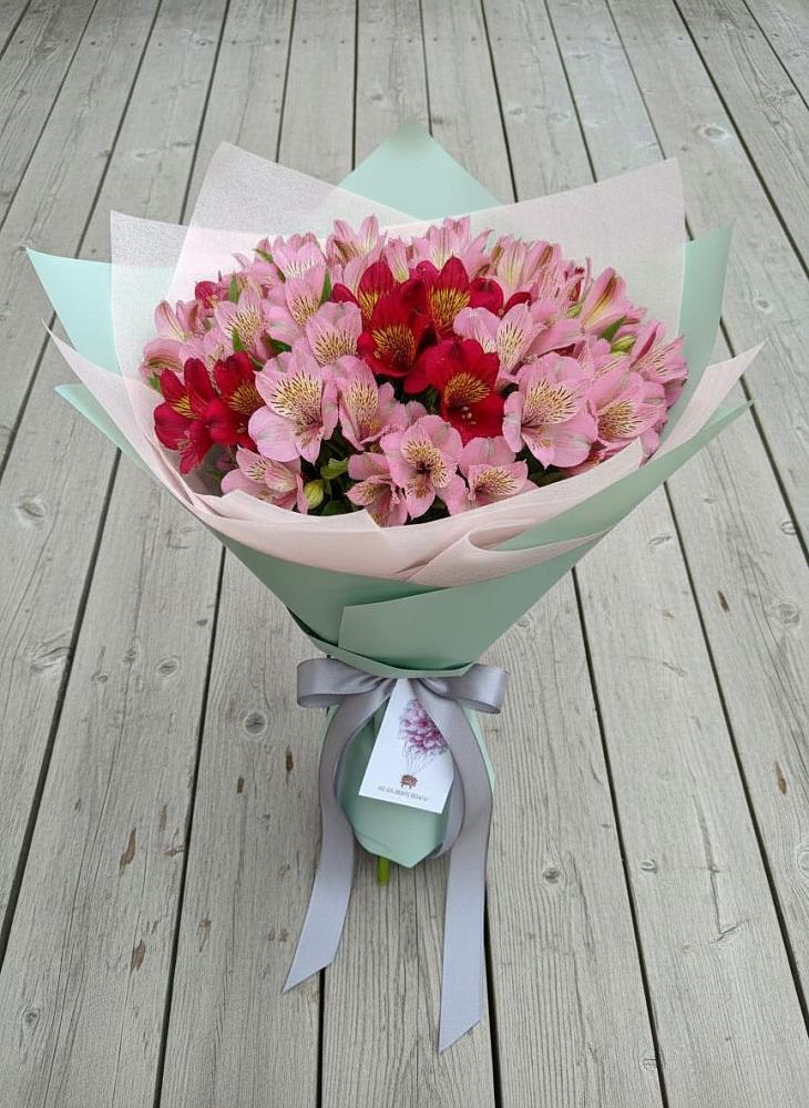 Букет цветов из: Альстромерии в Выборге