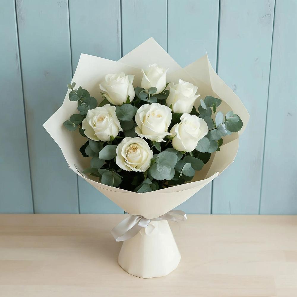 Букет Белые розы в Эвкалипте в Выборге