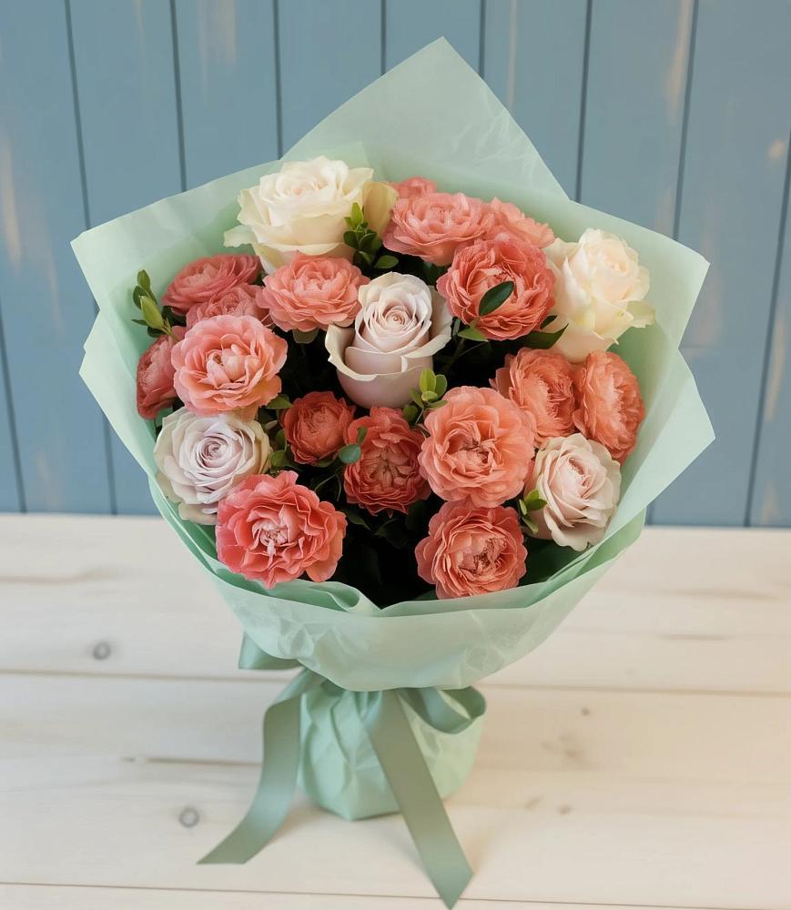 Букет цветов из: Розы в Выборге