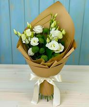 Букет цветов из:  Хризантемы и Лизиантусы #REPLACE_PRED# Выборге