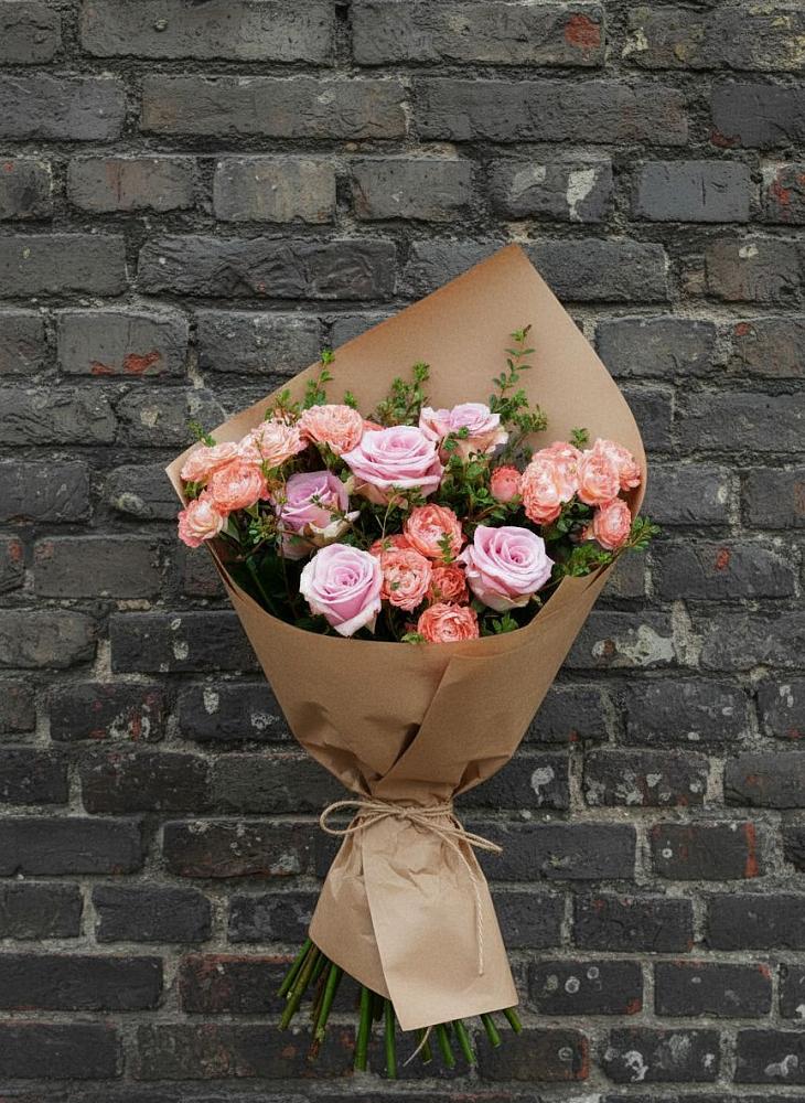 Букет цветов из: Розы в Выборге