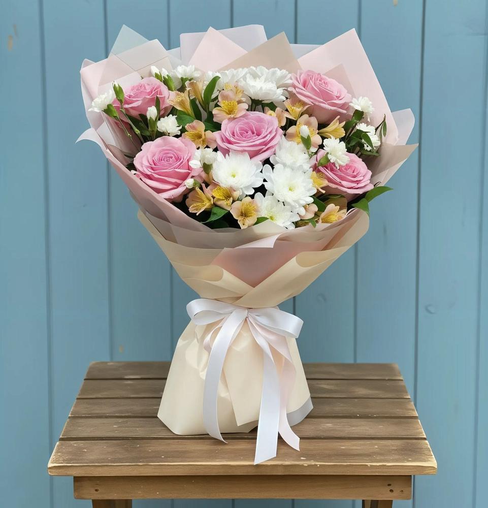 Букет цветов из: Гвоздики, Орхидеи и Розы в Выборге