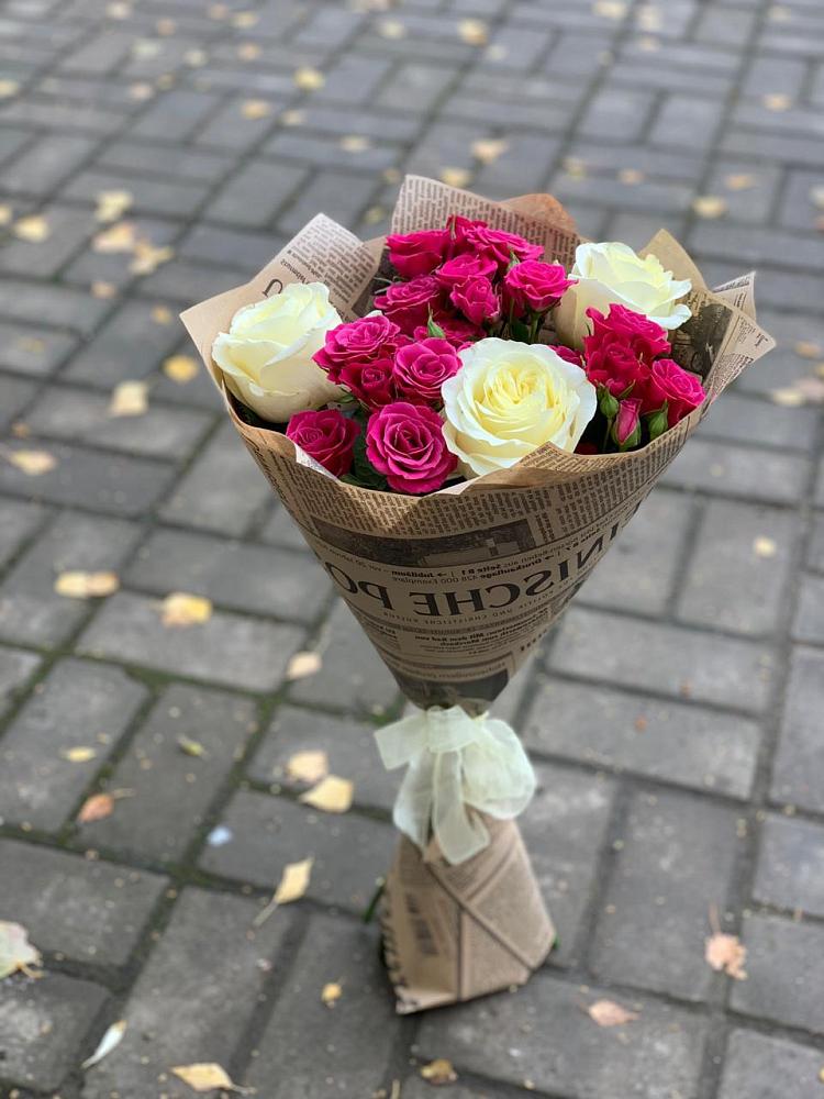 Букет цветов из: Розы в Выборге