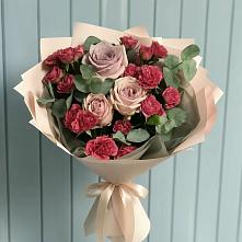 Букет цветов из:  Гвоздики и Розы в Выборге