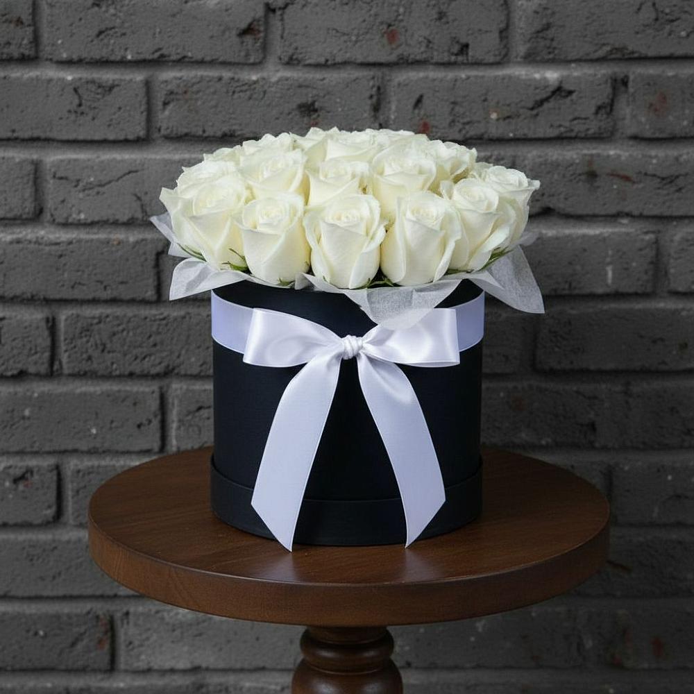 Цветочная композиция из Розы в шляпной коробке в Выборге