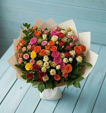 Букет Микс из разноцветных кустовых роз в Выборге