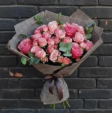 Букет цветов из:  Розы в Выборге