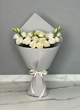 Букет цветов из:  Розы и Лизиантусы в Выборге